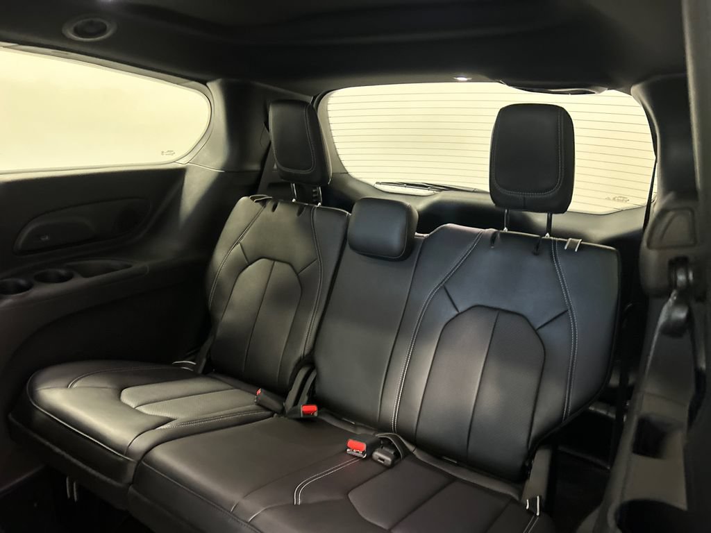 New 2027 Chrysler Pacifica Select FWD image 33