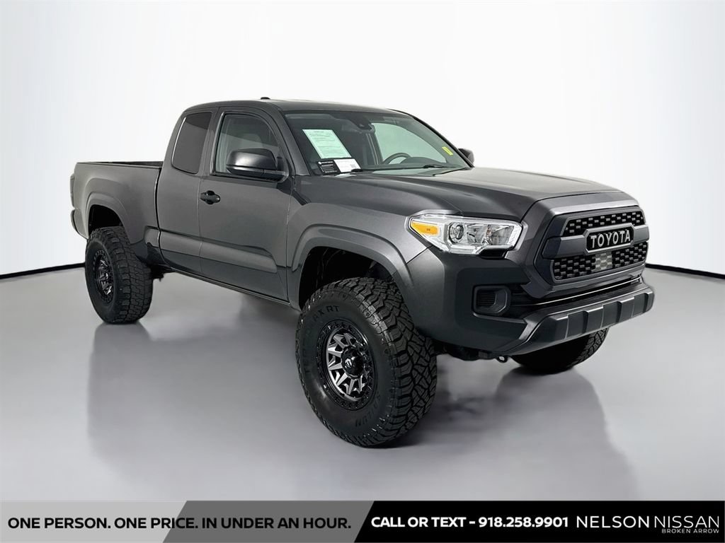 Used 2020 Toyota Tacoma SR RWD image 3