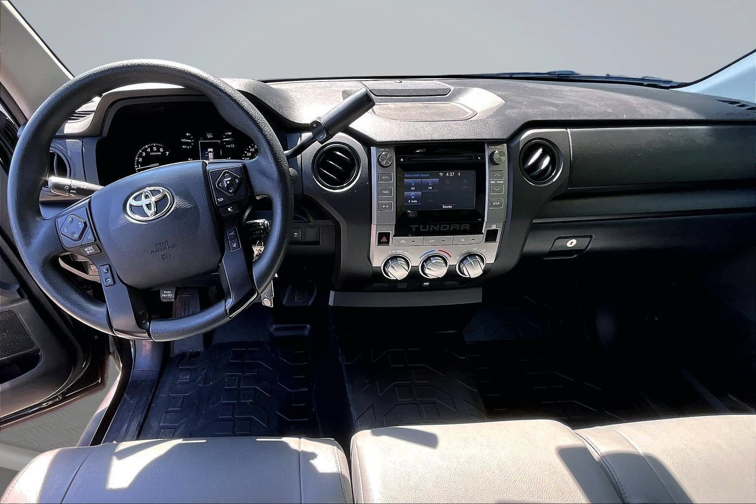 Used 2019 Toyota Tundra SR RWD image 9