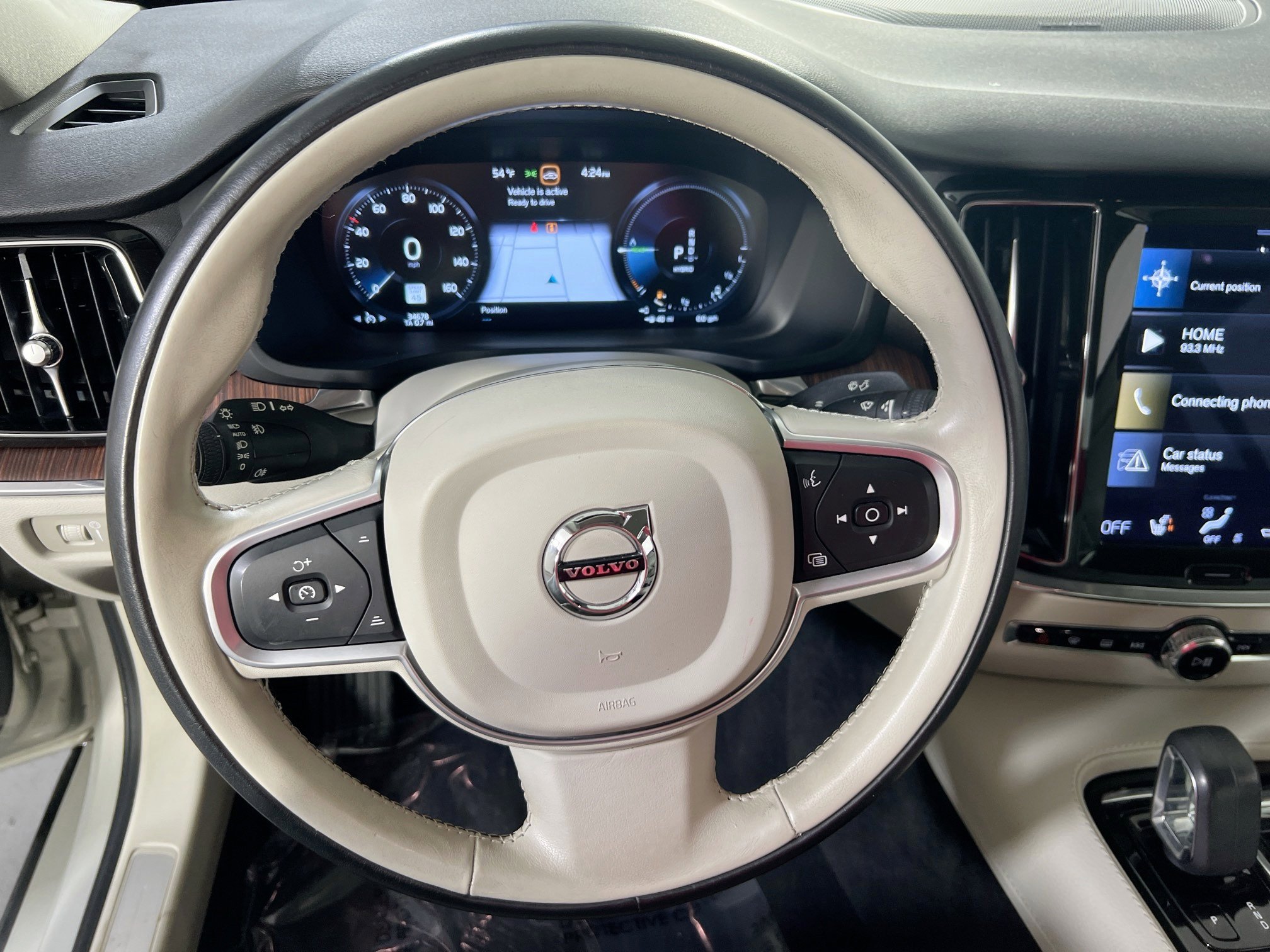 Used 2022 Volvo S60 T8 R-Design Expression w/ Premium Package AWD/4WD image 11