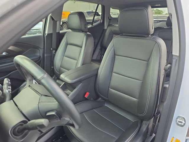 Used 2023 GMC Terrain SLT image 14