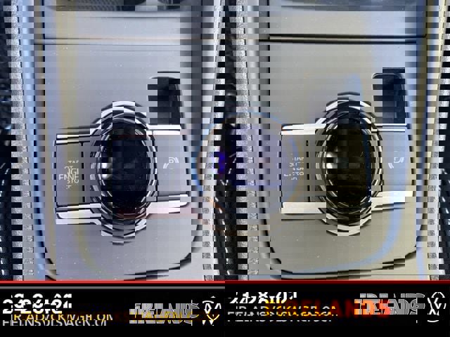 New 2025 Volkswagen Tiguan SE image 38