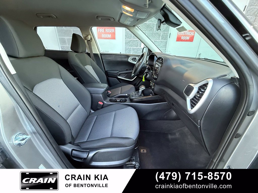 Certified 2025 Kia Soul LX w/ LX Technology Package FWD image 29