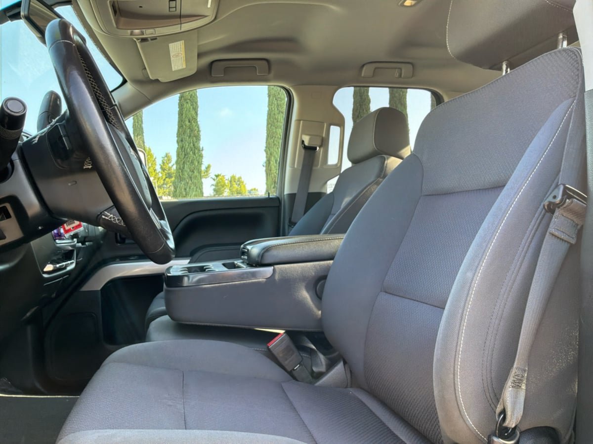 Used 2019 Chevrolet Silverado 2500 LT w/ LT Convenience Package AWD/4WD image 18