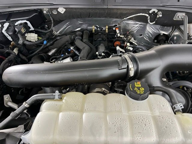 Used 2024 Ford Expedition XLT image 32