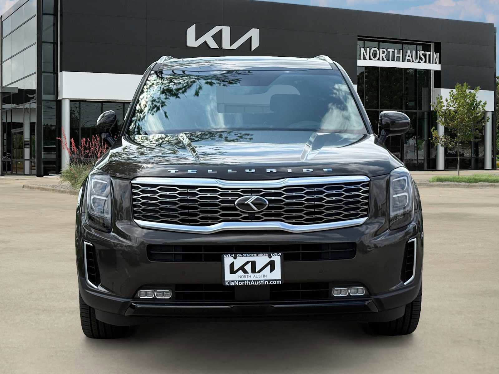 Used 2020 Kia Telluride SX w/ SX Prestige Package AWD/4WD image 3