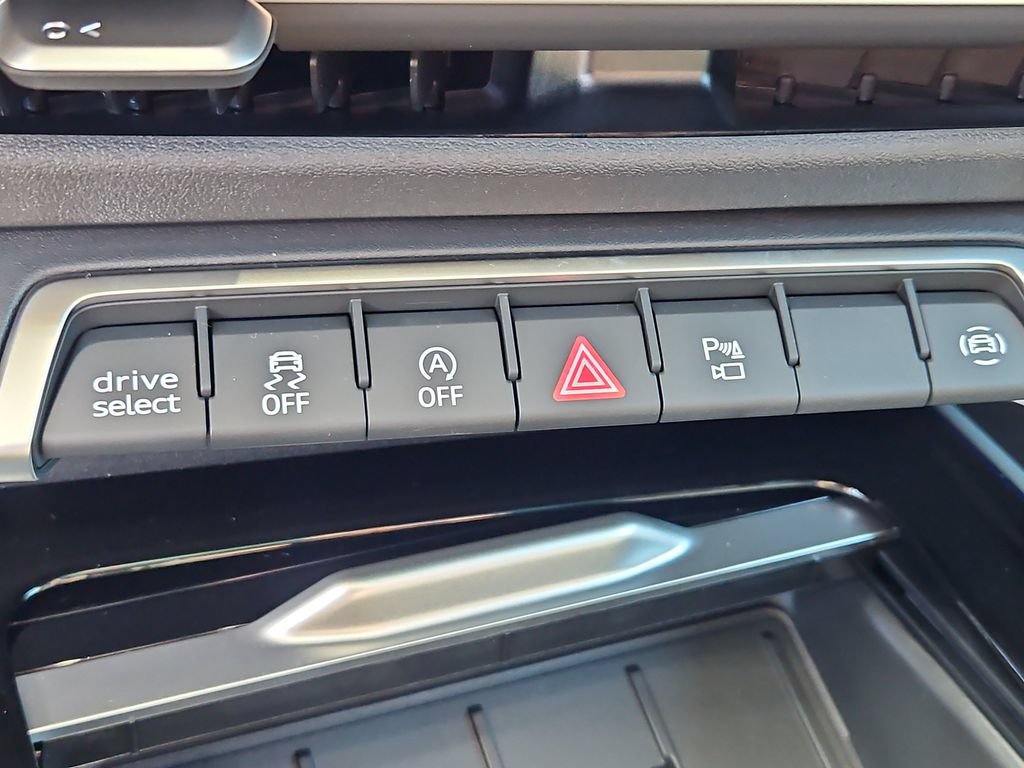 New 2026 Audi Q3 quattro 2.0T AWD/4WD image 11