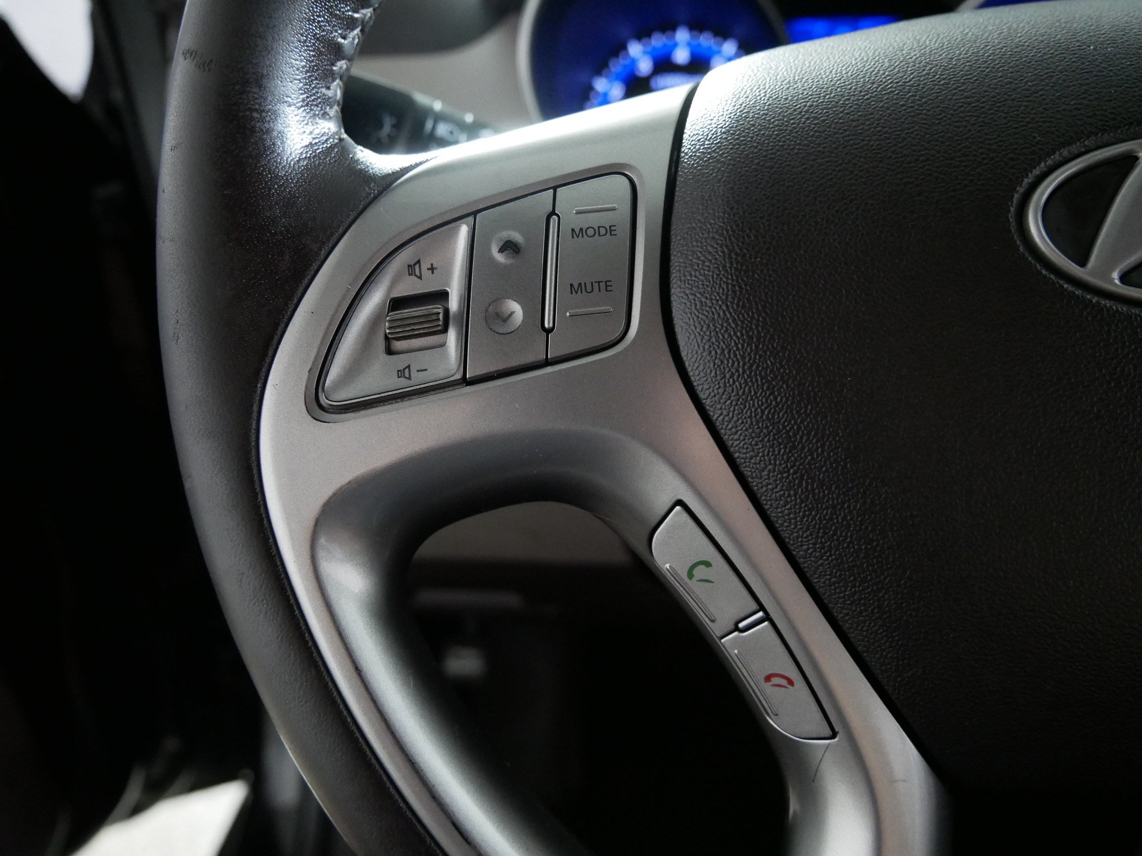 Used 2011 Hyundai Tucson GLS FWD image 27
