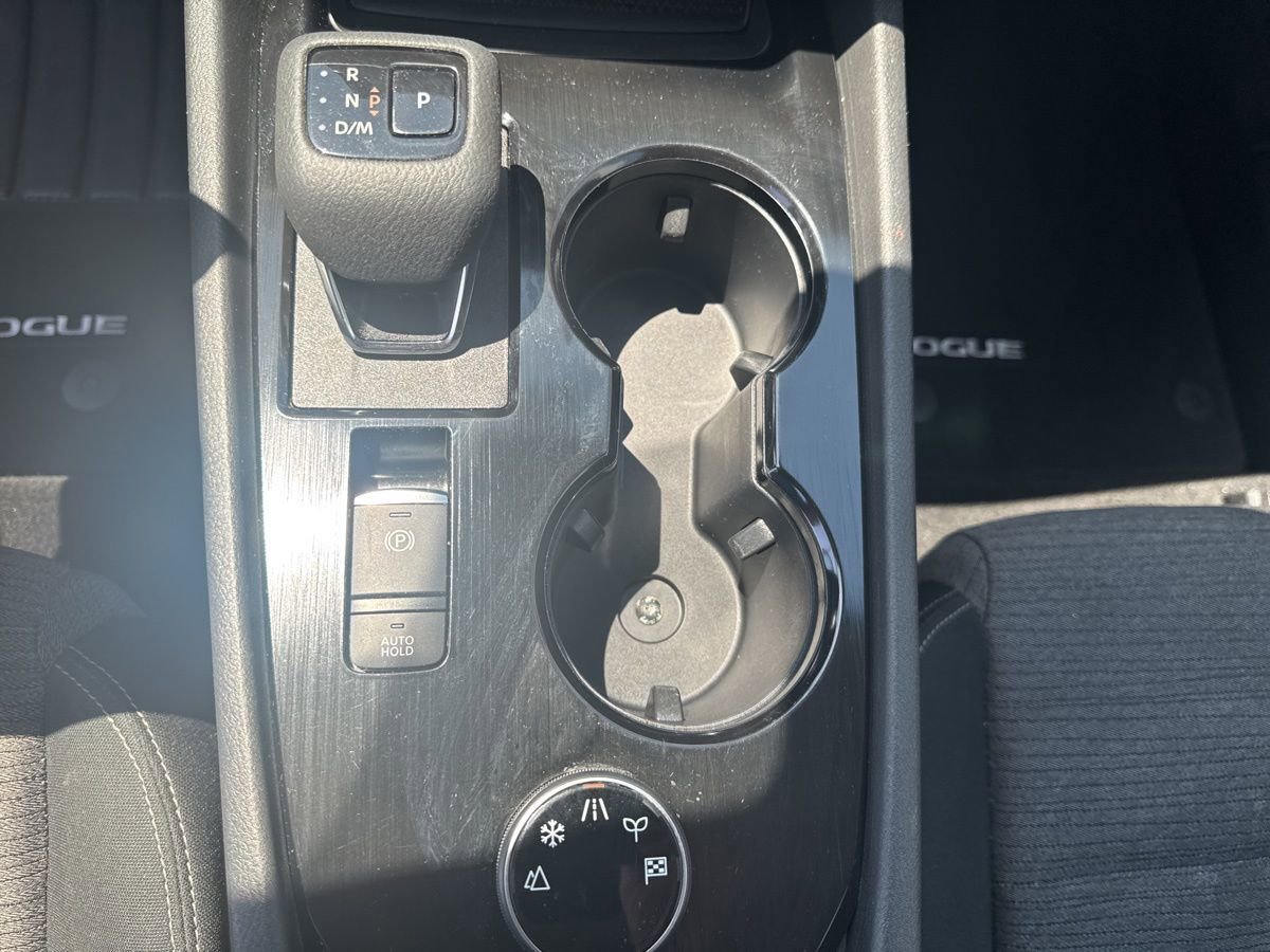 Used 2023 Nissan Rogue SV image 26