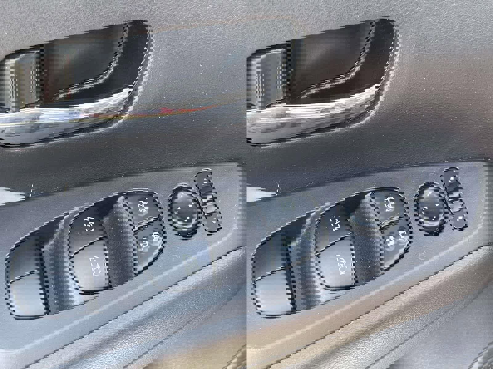 Used 2021 Nissan Kicks SR w/ SR Premium Package image 20