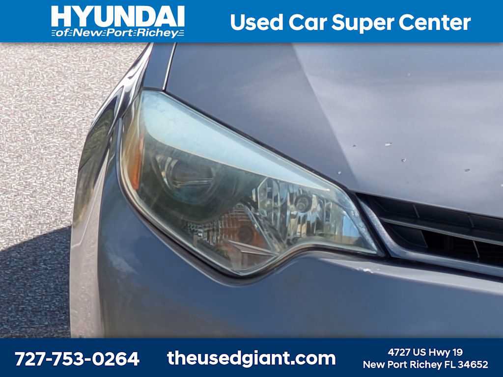 Used 2015 Toyota Corolla LE FWD image 9