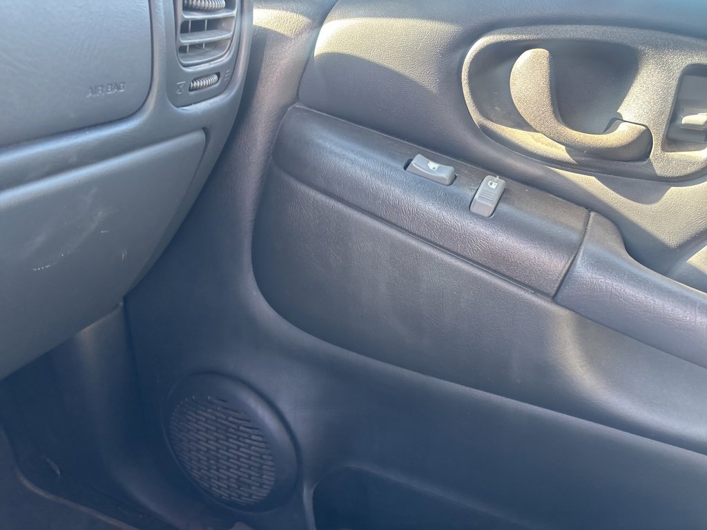 Used 2001 Chevrolet Blazer LT w/ Preferred Equipment Group image 15