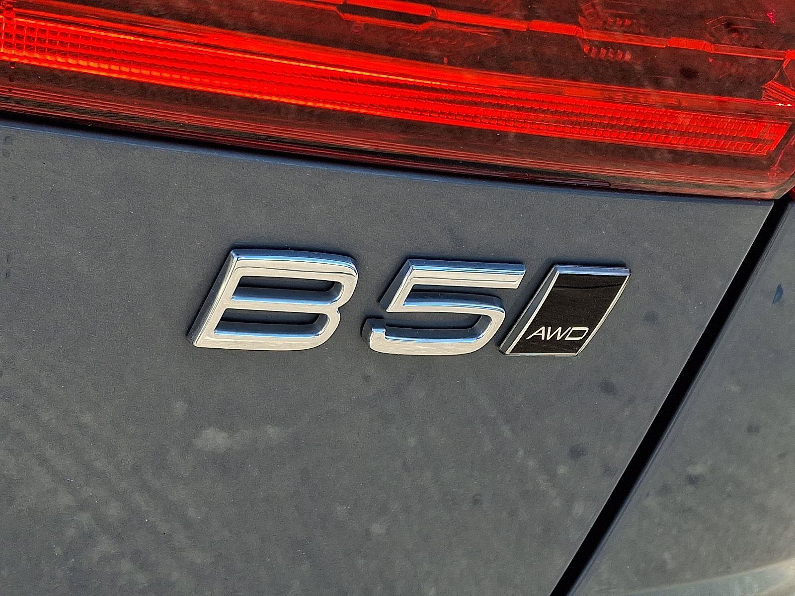 Certified 2023 Volvo XC60 B5 Plus w/ Protection Package Premier image 30