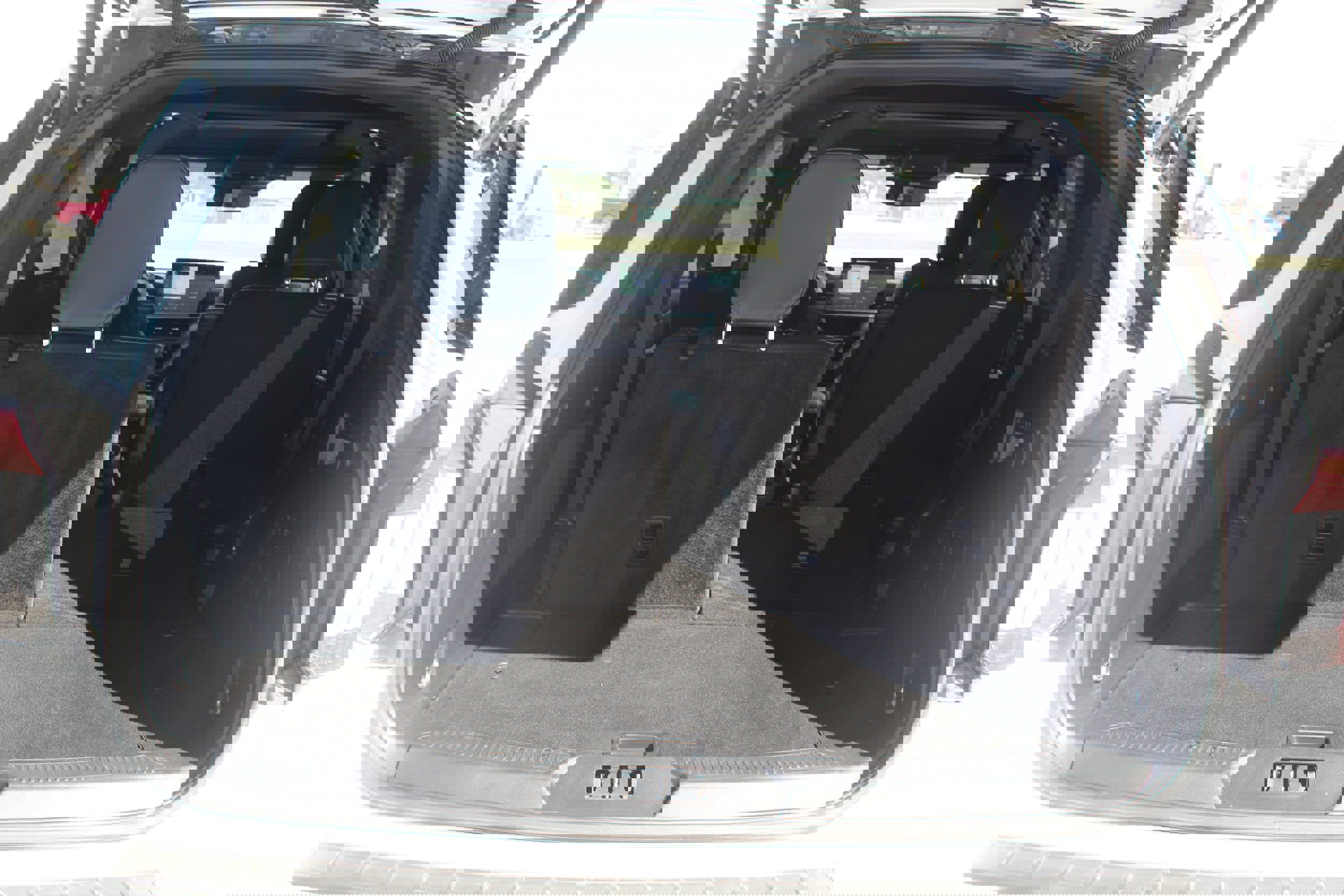 Used 2025 Ford Explorer ST image 23