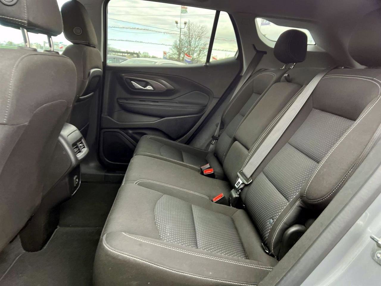 Used 2024 GMC Terrain SLE FWD image 11
