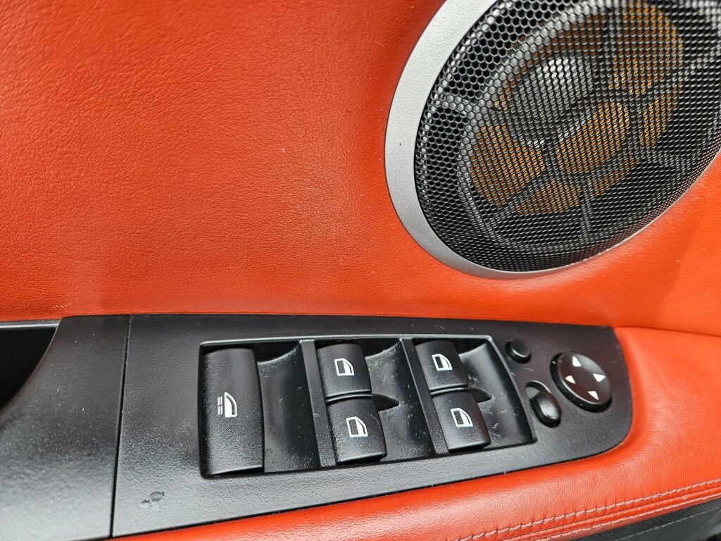 Used 2011 BMW M3 Convertible w/ Convenience Pkg image 14