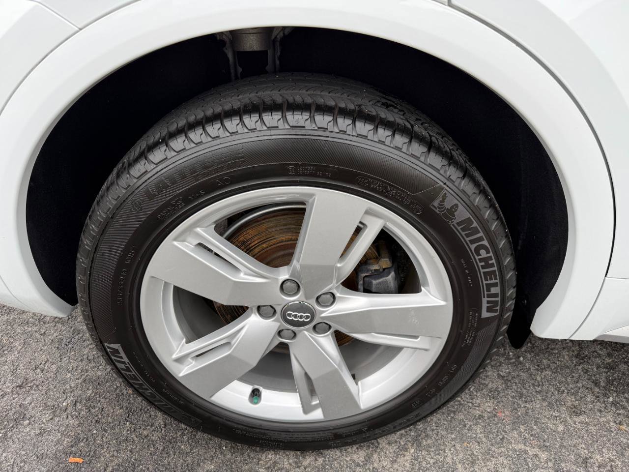 Used 2019 Audi Q5 2.0T Premium Plus w/ Premium Plus Package AWD/4WD image 23