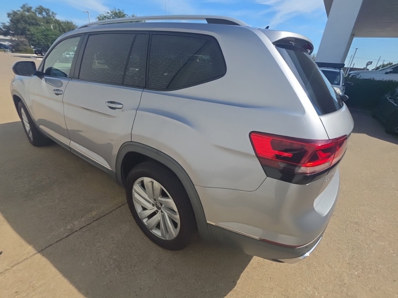 Used 2021 Volkswagen Atlas SEL FWD image 5
