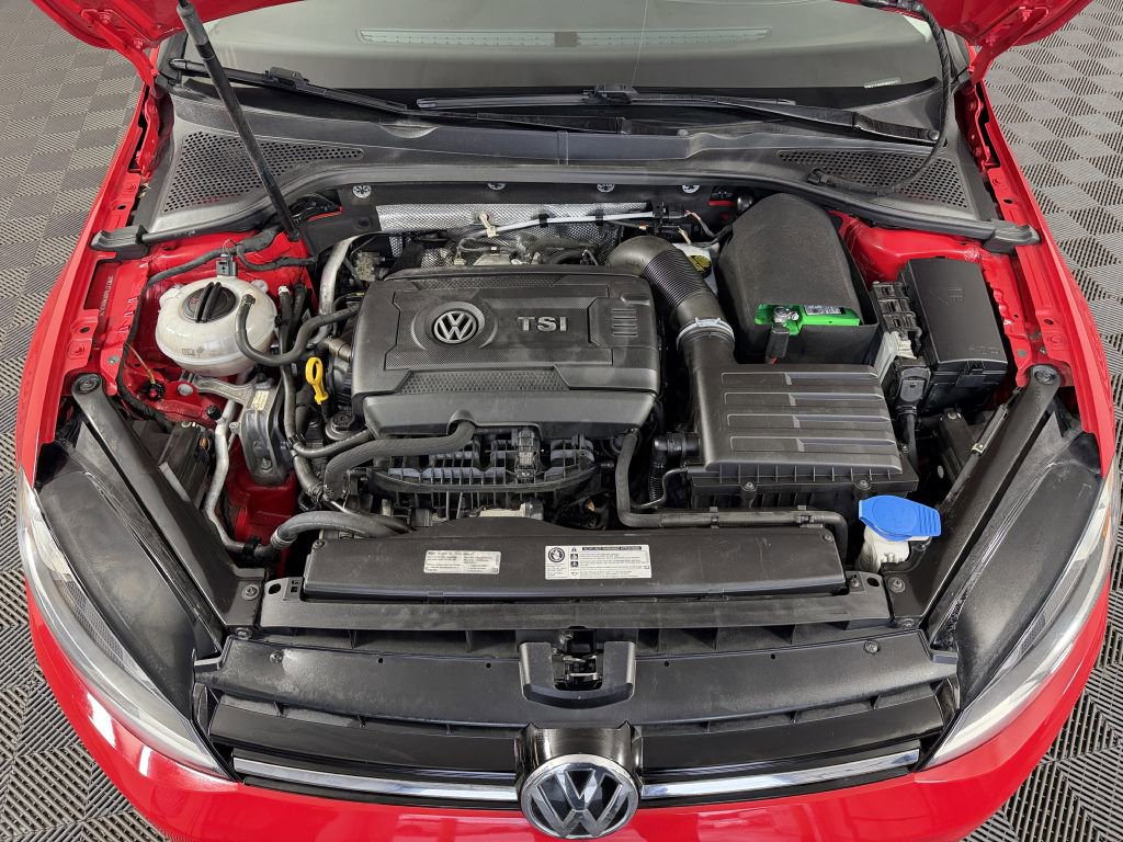 Used 2015 Volkswagen Golf SE w/ Lighting Package image 38