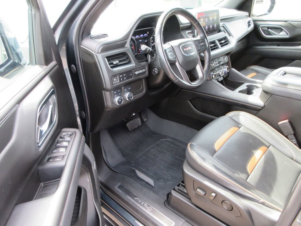 Used 2021 GMC Yukon XL AT4 w/ Technology Package AWD/4WD image 14