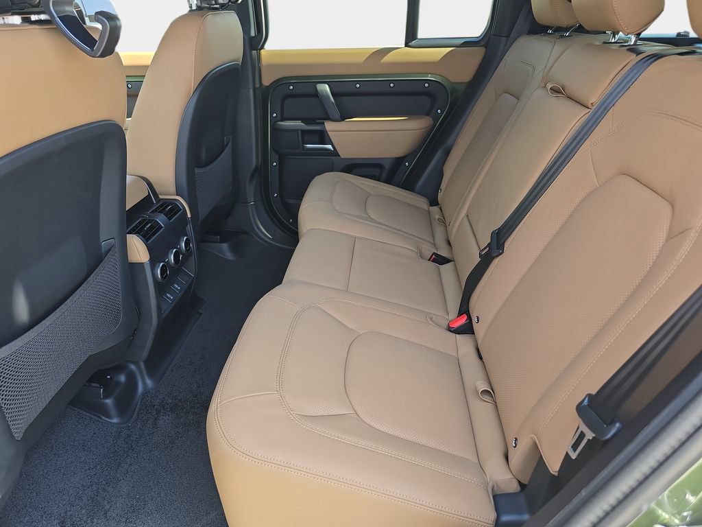 New 2026 Land Rover Defender 110 X-Dynamic SE AWD/4WD image 14