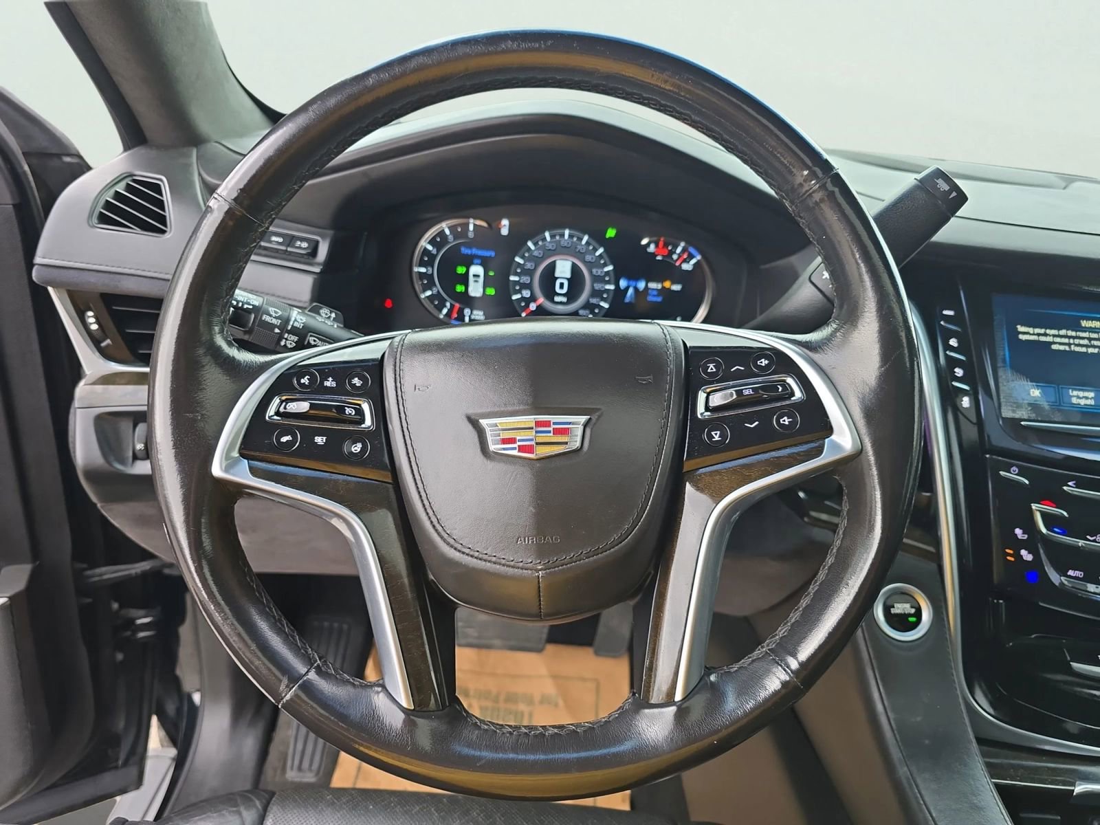 Used 2019 Cadillac Escalade Platinum AWD/4WD image 17