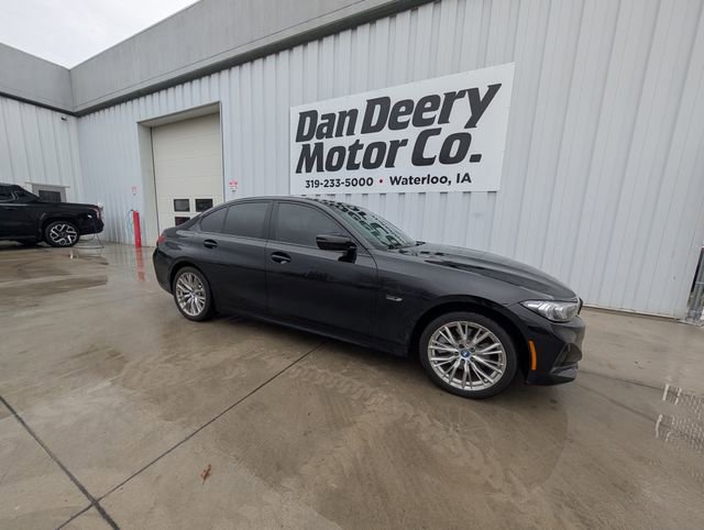 Used 2023 BMW 330e xDrive w/ Convenience Package image 34