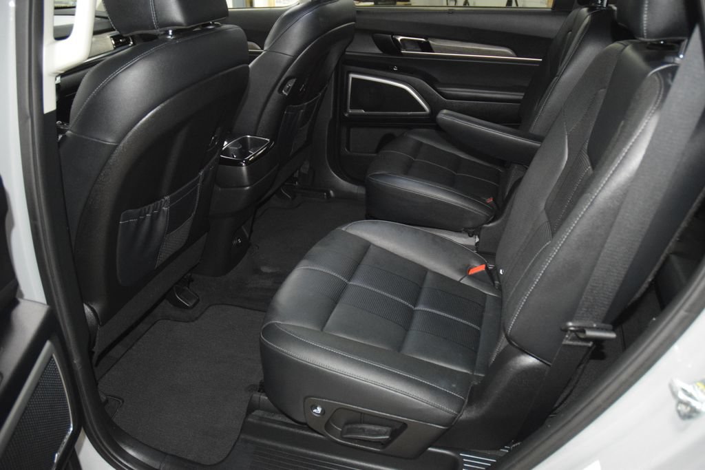 Used 2022 Kia Telluride EX w/ EX Premium Package AWD/4WD image 42