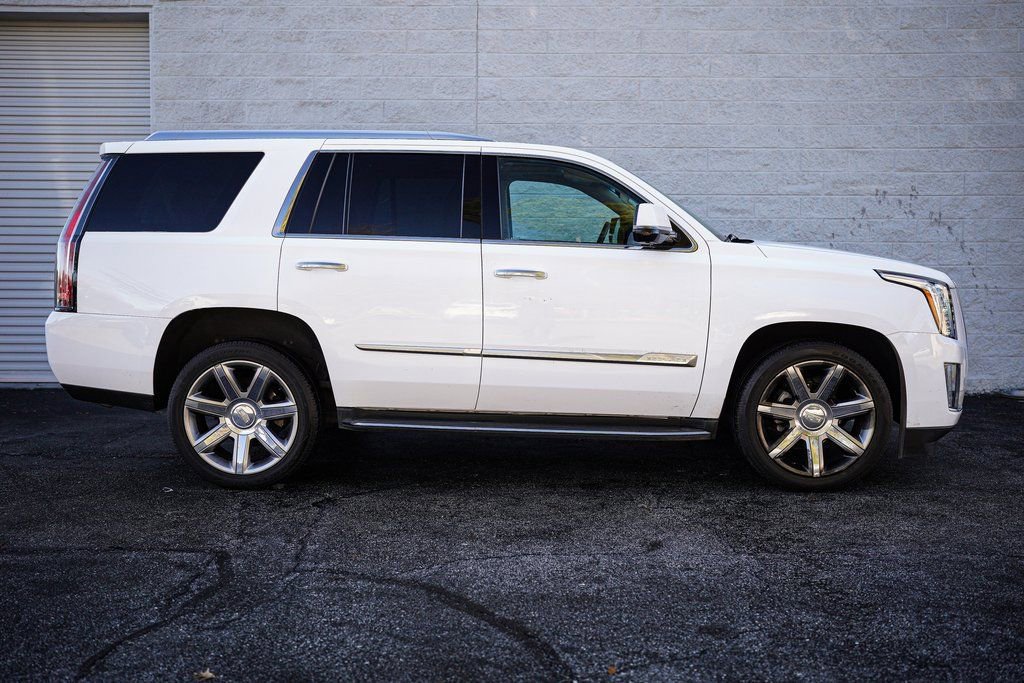 Used 2016 Cadillac Escalade Luxury image 18