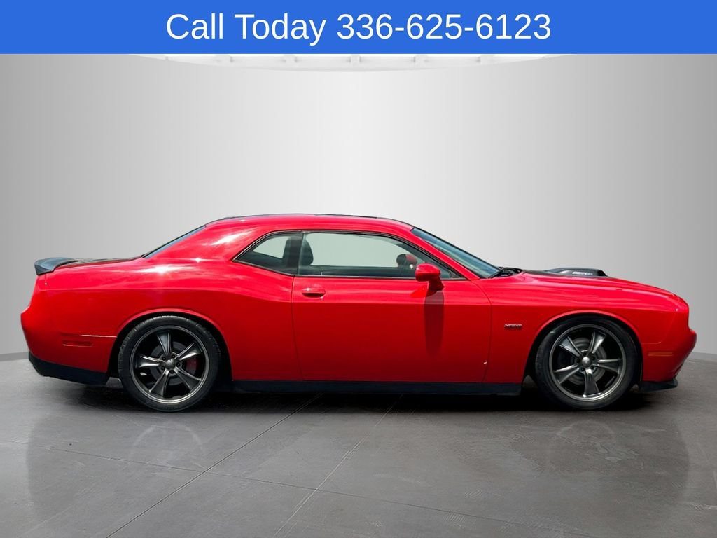 Used 2016 Dodge Challenger R/T RWD image 7