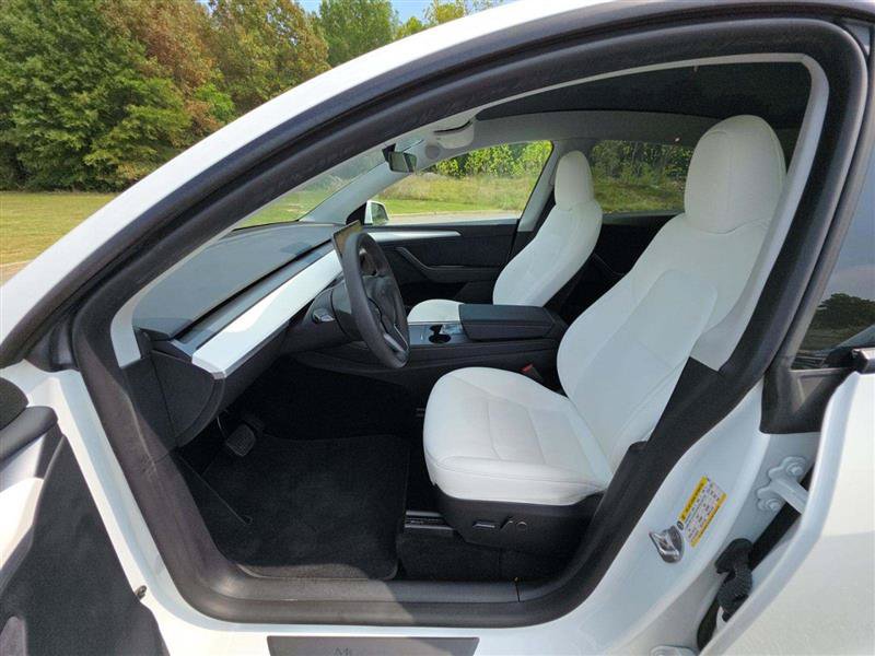 Used 2023 Tesla Model Y Long Range AWD/4WD image 5