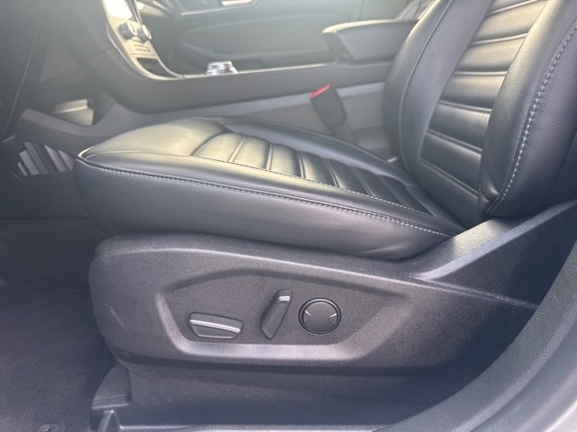 Used 2024 Ford Edge SEL image 16