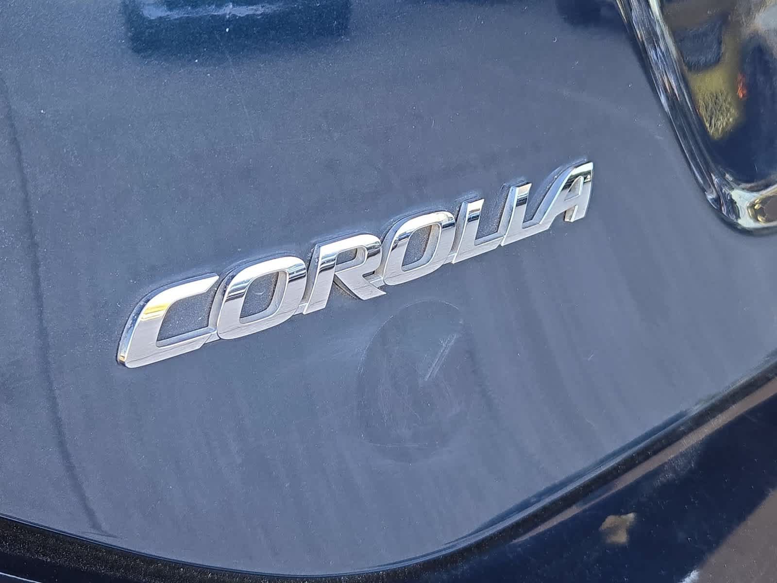 Used 2019 Toyota Corolla LE w/ Carpet Mat Package (TMS) FWD image 13