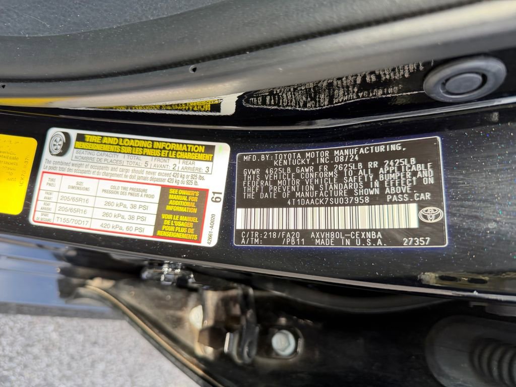 Used 2025 Toyota Camry LE image 30