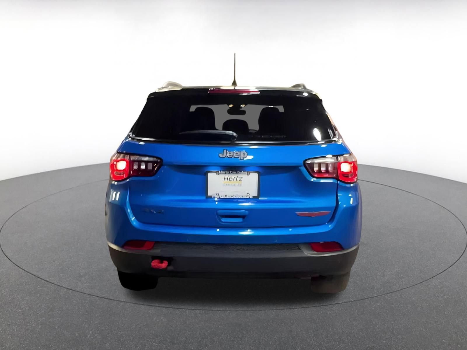 Used 2025 Jeep Compass Trailhawk image 12