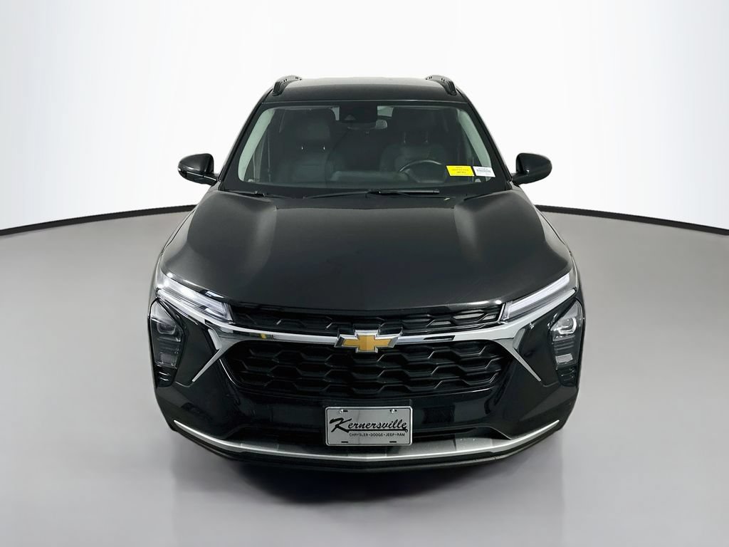 Used 2025 Chevrolet Trax LT w/ LT Convenience Package FWD video 2