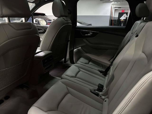Used 2023 Audi Q7 2.0T Premium w/ Convenience Package AWD/4WD image 16