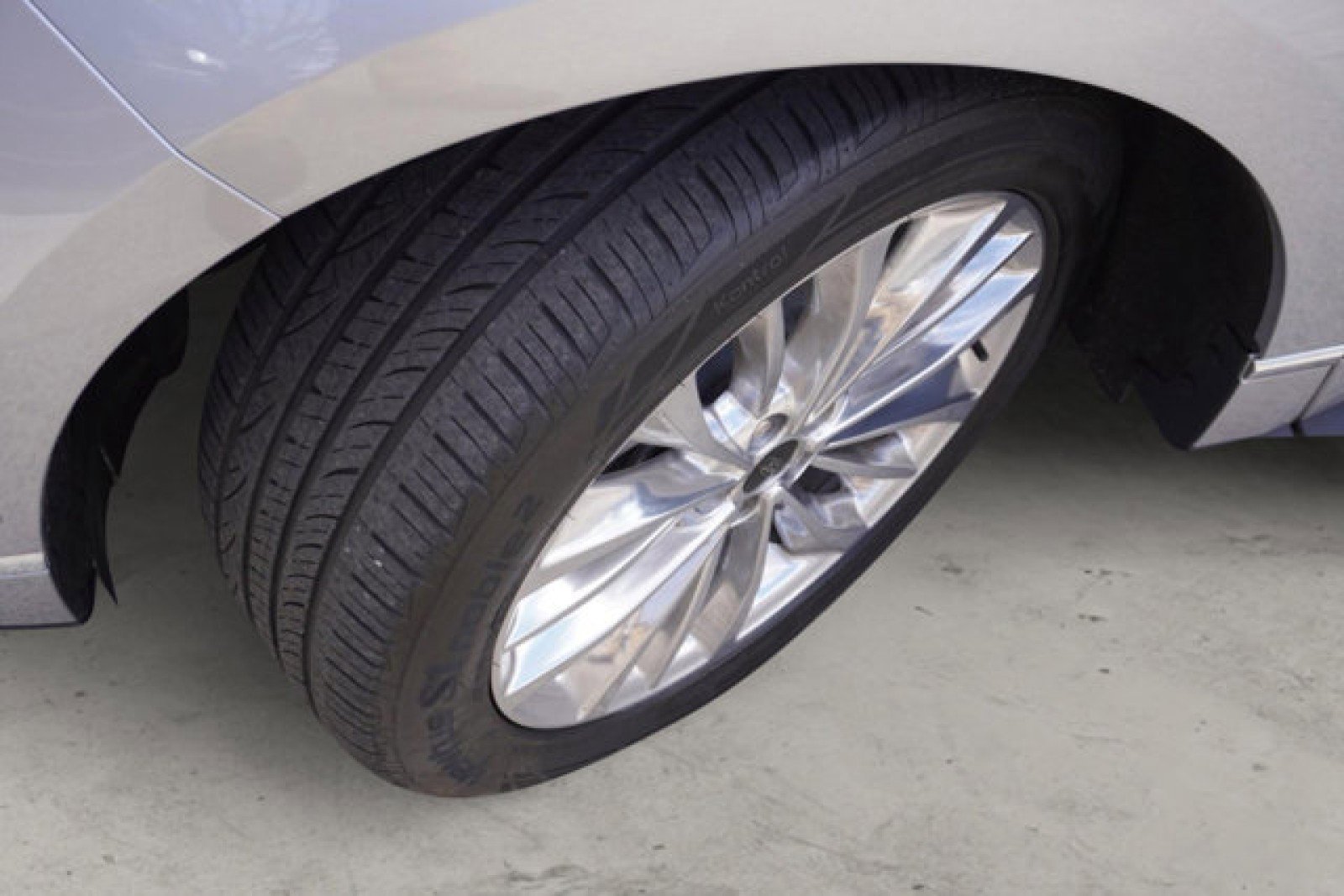 Used 2022 Ford Edge Titanium w/ Equipment Group 301A image 12