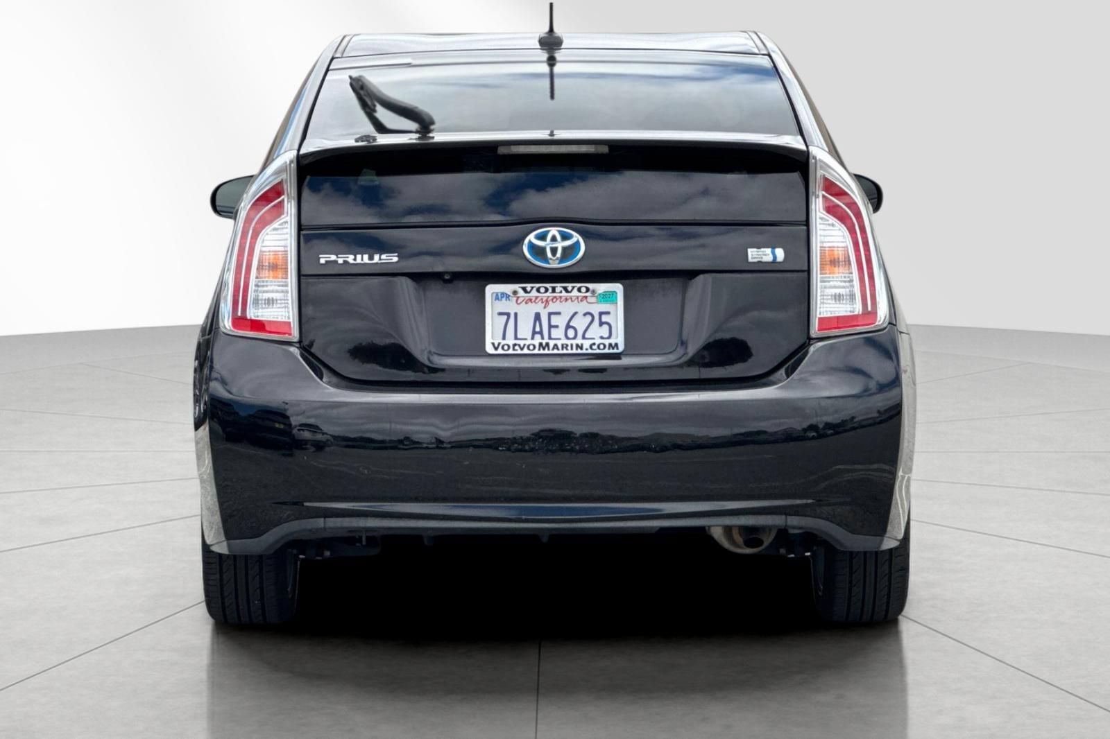 Used 2015 Toyota Prius Five FWD image 5