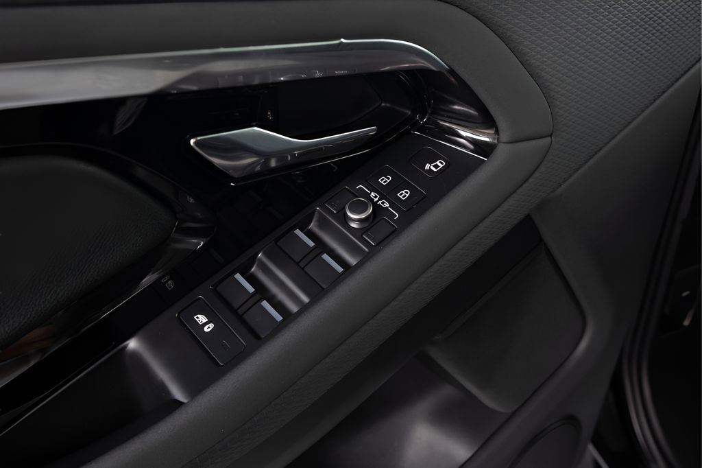 Used 2022 Land Rover Range Rover Evoque R-Dynamic S AWD/4WD image 37