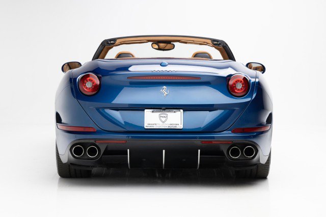 Used 2015 Ferrari California T image 7