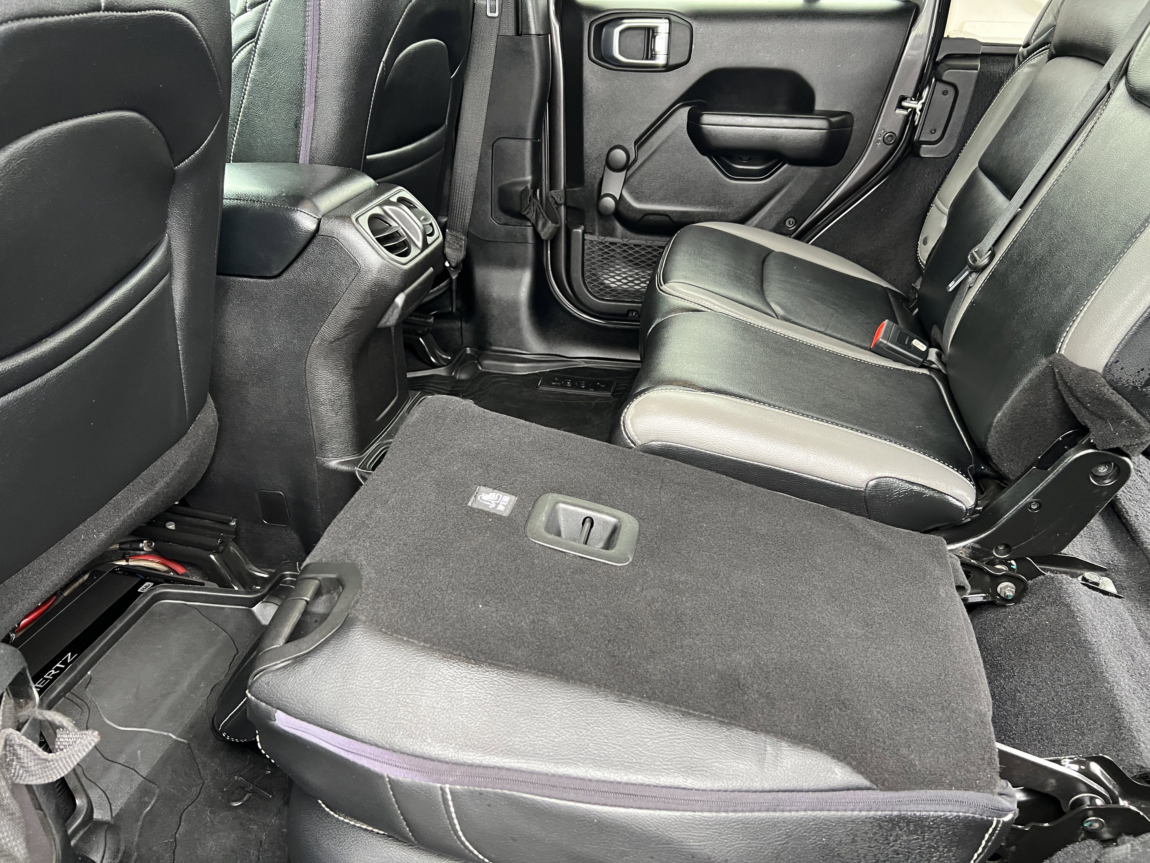 Used 2021 Jeep Wrangler Unlimited Sport AWD/4WD image 16