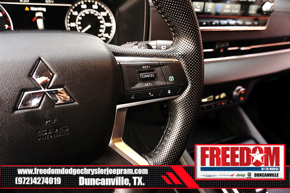 Used 2024 Mitsubishi Outlander SE image 29