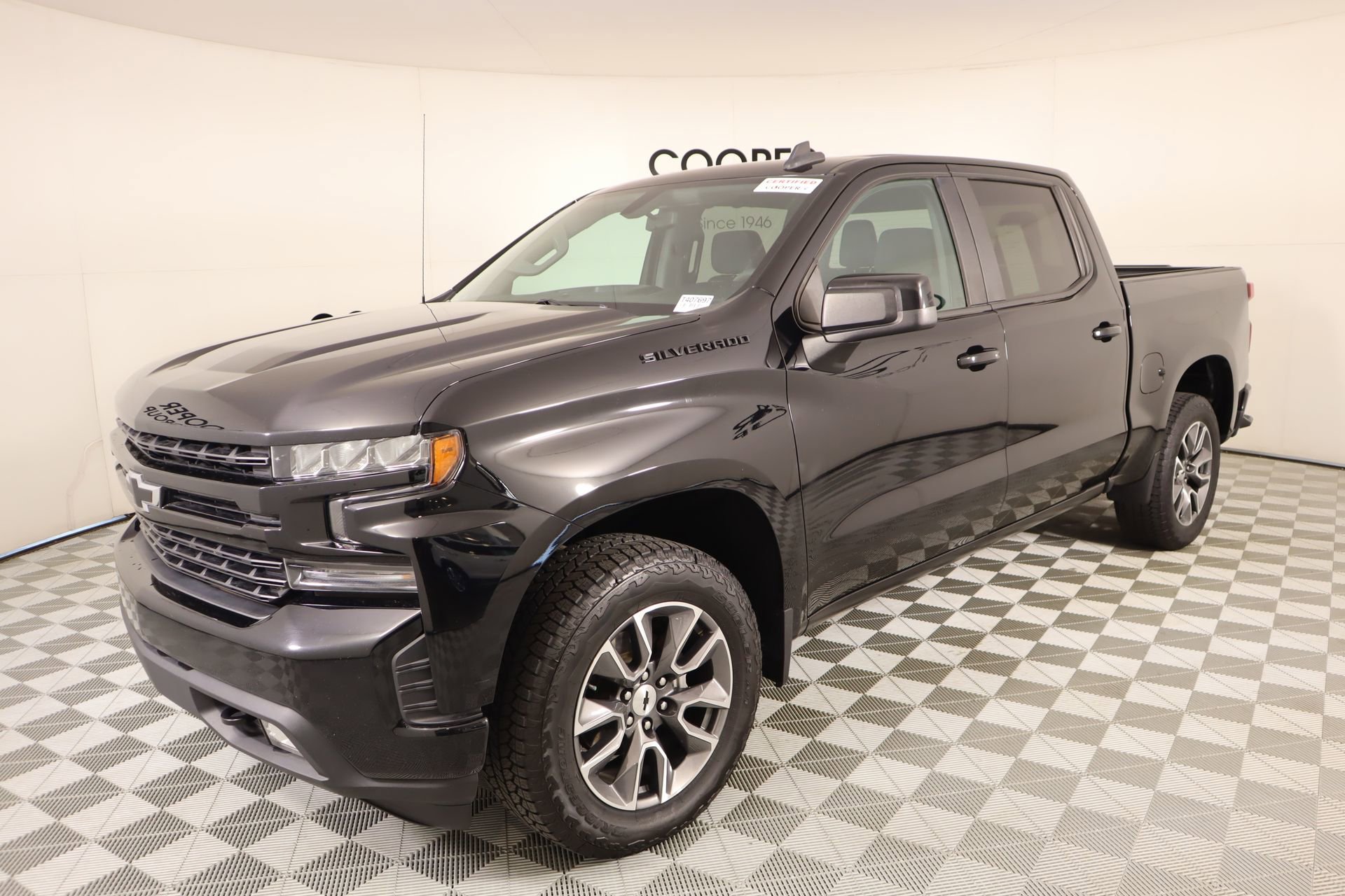 Used 2020 Chevrolet Silverado 1500 RST w/ RST Value Package image 9