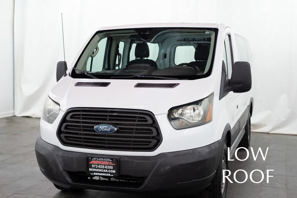 Used 2016 Ford Transit 250 130 Low Roof RWD image 4