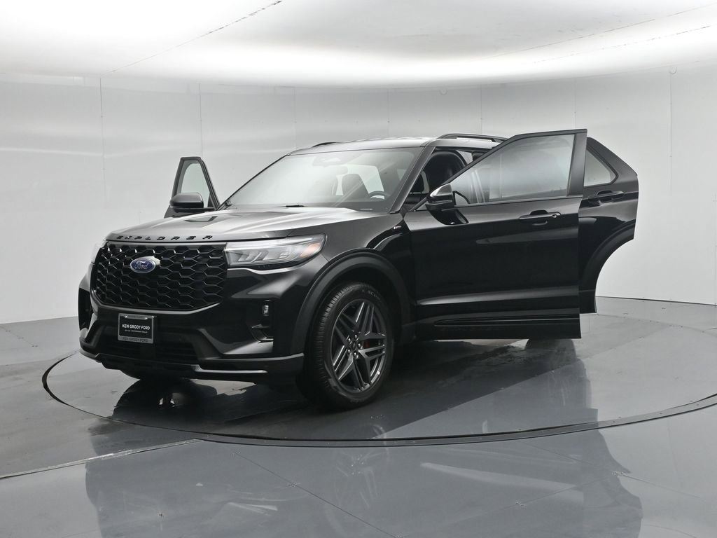 Used 2025 Ford Explorer ST-Line w/ ST-Line Street Pack image 33