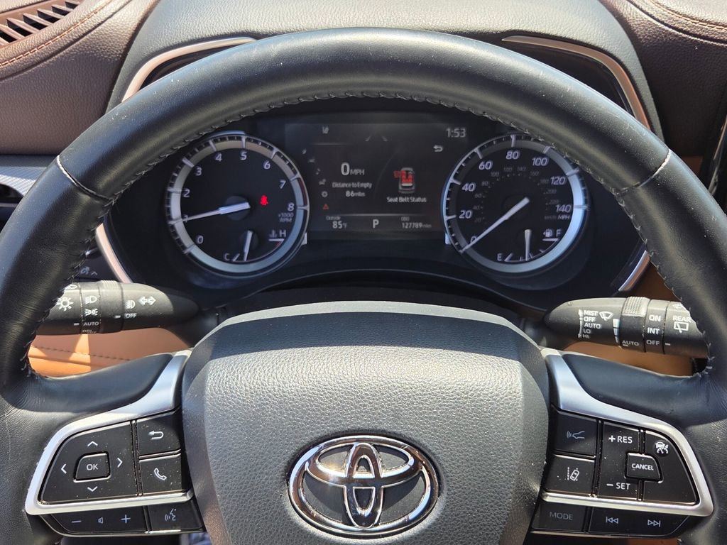 Used 2022 Toyota Highlander Platinum AWD/4WD image 21