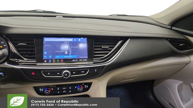 Used 2018 Buick Regal Essence w/ Driver Confidence Package #1 image 21