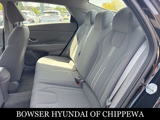 Used 2023 Hyundai Elantra SEL w/ Convenience Package FWD image 11