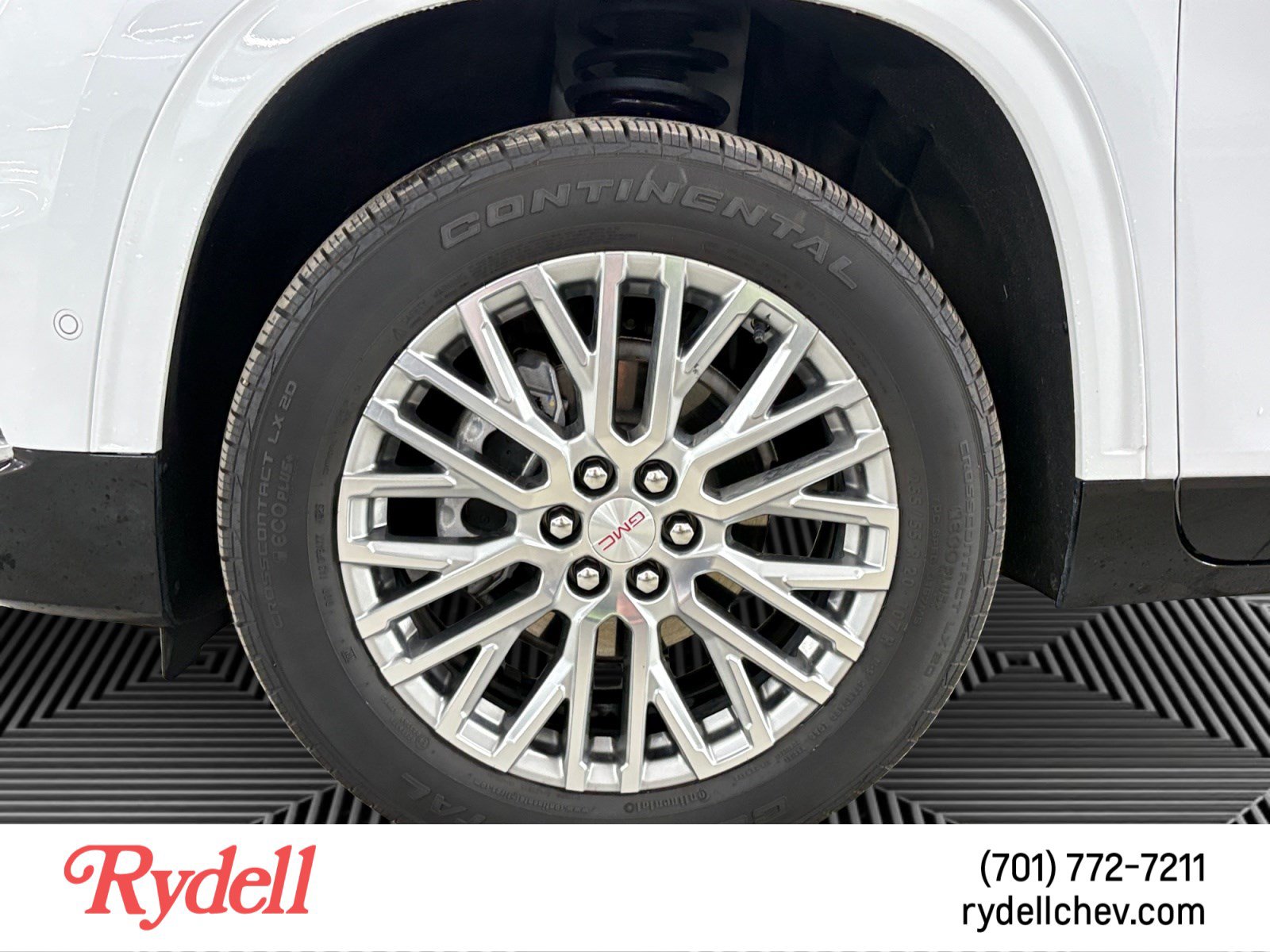Certified 2026 GMC Acadia Denali w/ Super Cruise Package AWD/4WD image 9